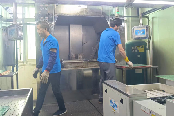 Tin spraying machine